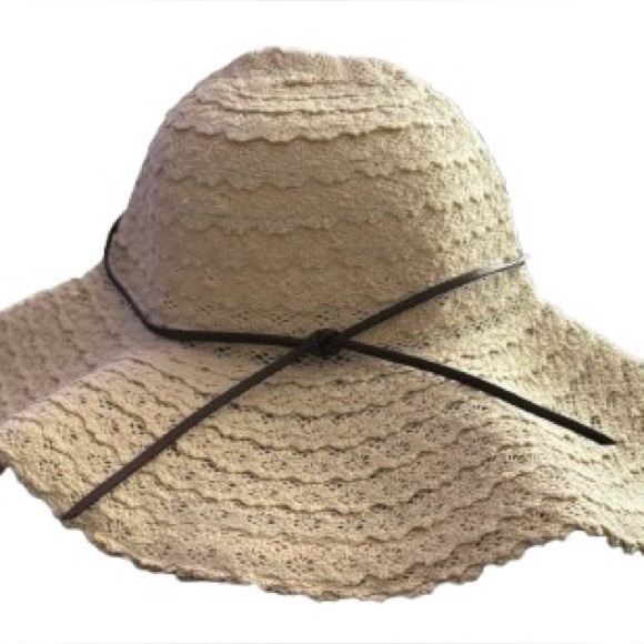Furtalk Accessories - NEW! Floppy Cotton & Lace Sun Hat – M/L Adjustable | $10 (Reg. $25)